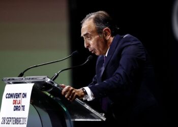 كيف يؤجج المفكر اليميني «إريك زمور» حروب الهوية في فرنسا